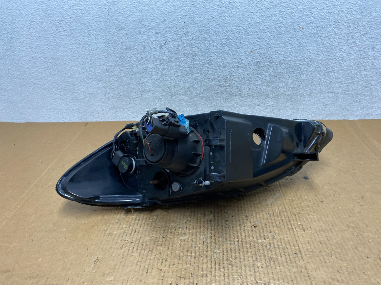 2000 to 2007 Ford Taurus Right Passenger RH Side Halogen Headlight AE2793 DW5