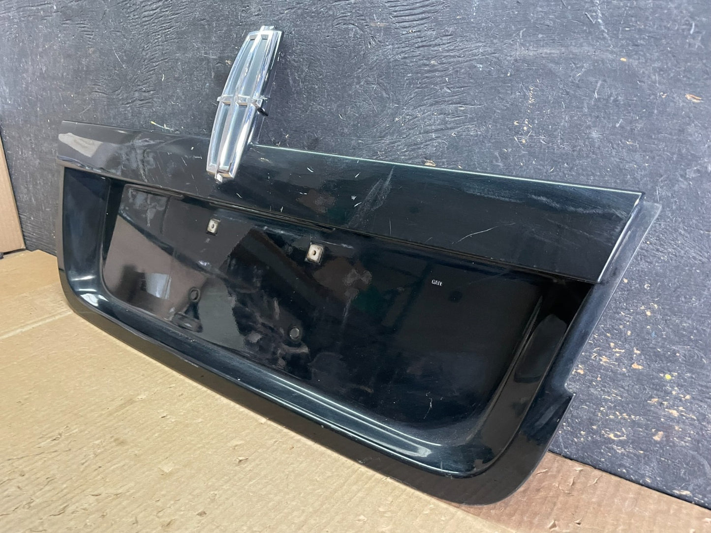 2007 to 2014 Lincoln Navigator Trunk Liftgate License Plate AB3156 DG2