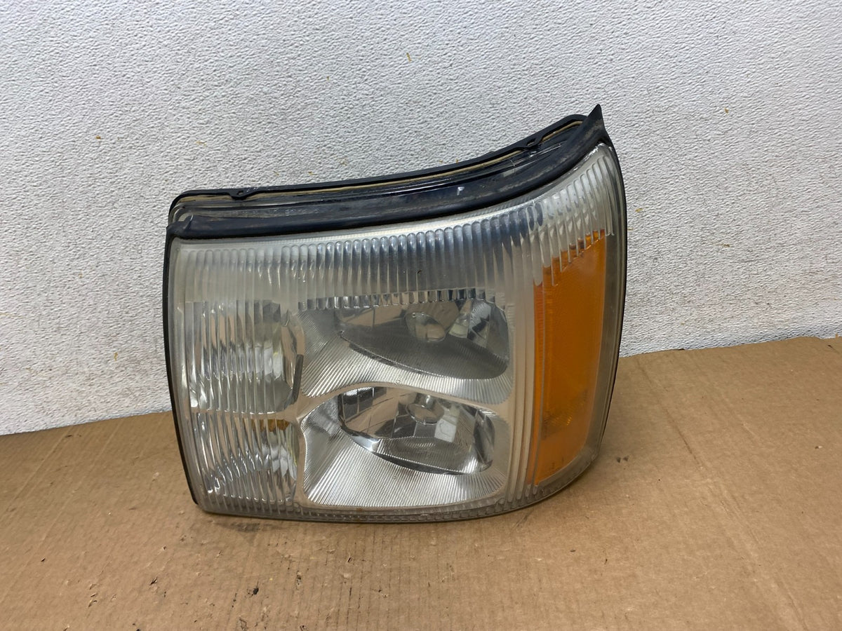 2002 to 2006 Cadillac Escalade Left Driver Lh Xenon HID Headlight AI8817 DW0