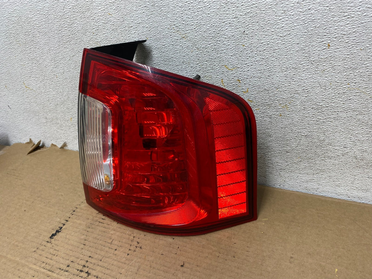 2011 2012 2013 2014 Ford Edge Right Passenger RH Side Tail light AH4092 DW2