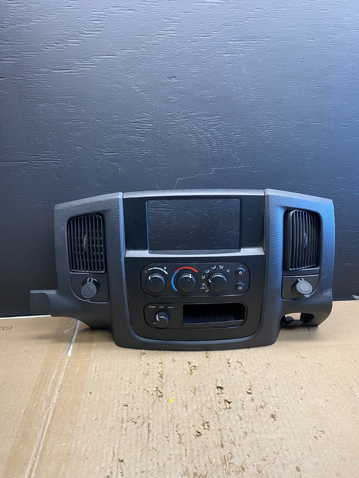 2002 to 2005 Dodge Ram Radio Climate Control Dash Air Vent Bezel Trim AB5683 DG0