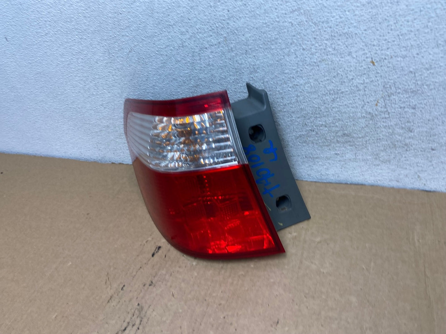 2005 2006 2007 Honda Odyssey Left Driver LH Side Tail Light AG2053 LK1
