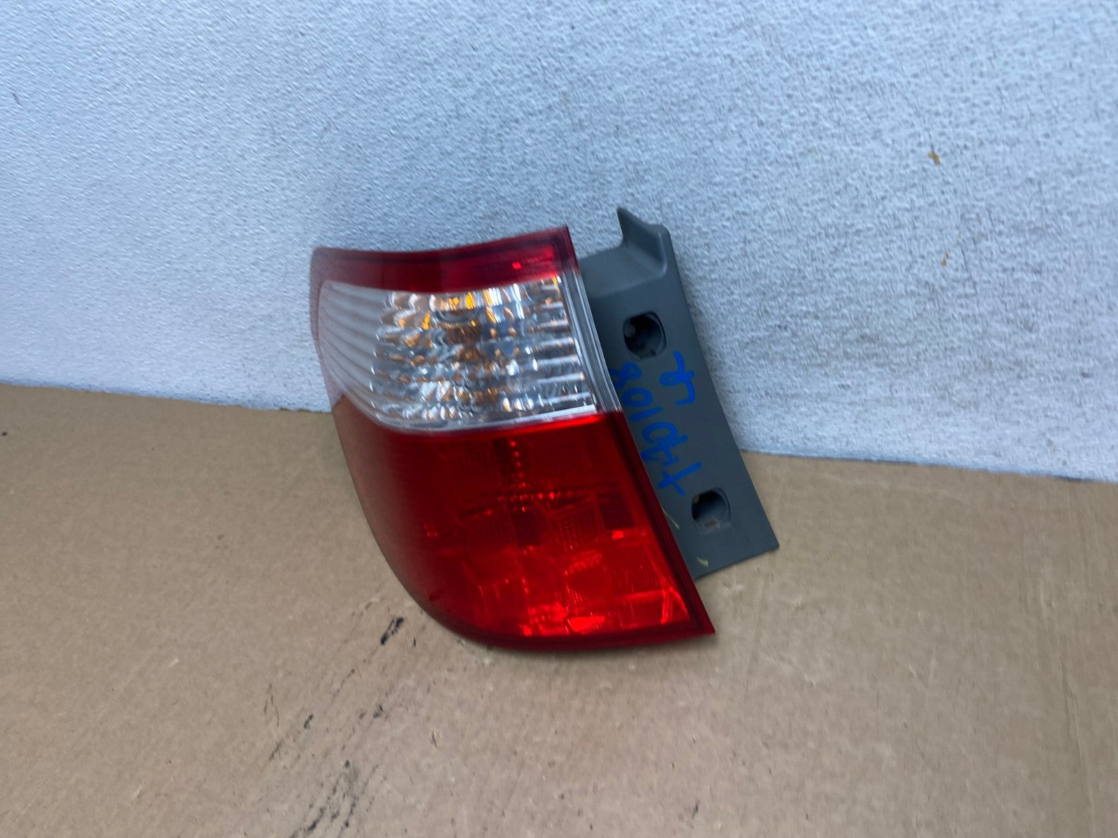 2005 2006 2007 Honda Odyssey Left Driver LH Side Tail Light AG2053 LK1