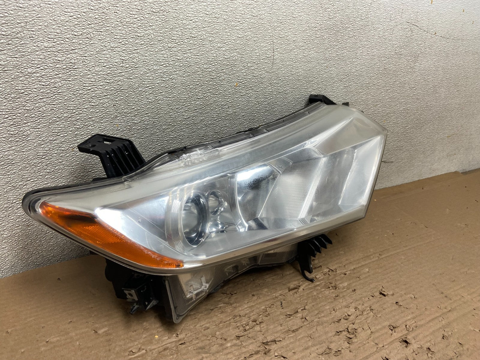 2012 to 2017 Nissan Quest Right Passenger RH Headlight Halogen AB1655 DW2