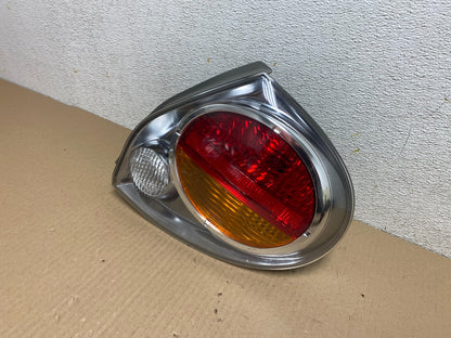 2002 2003 Nissan Maxima Right Passenger RH Side Tail Light M7870 DW1