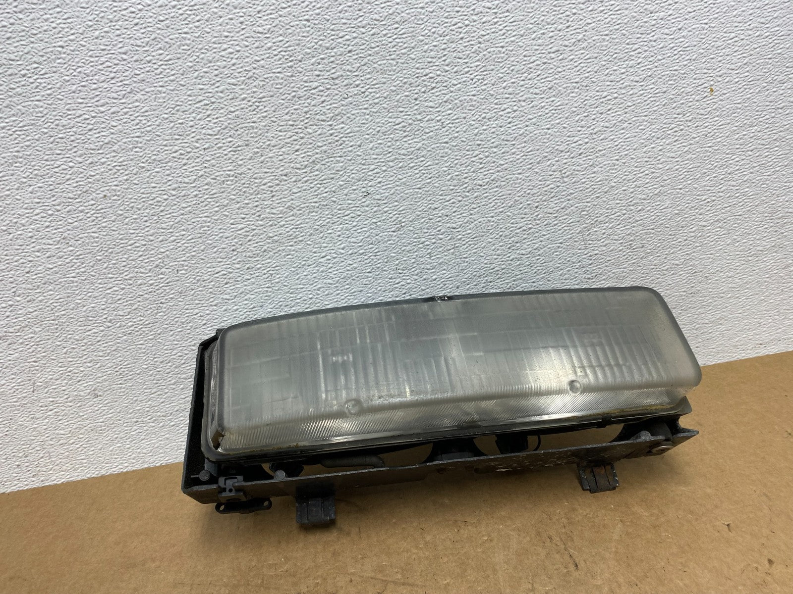 1990 Oldsmobile Cutlass Supreme 2Door Right Passenger Halogen Headlight AC3295 D3