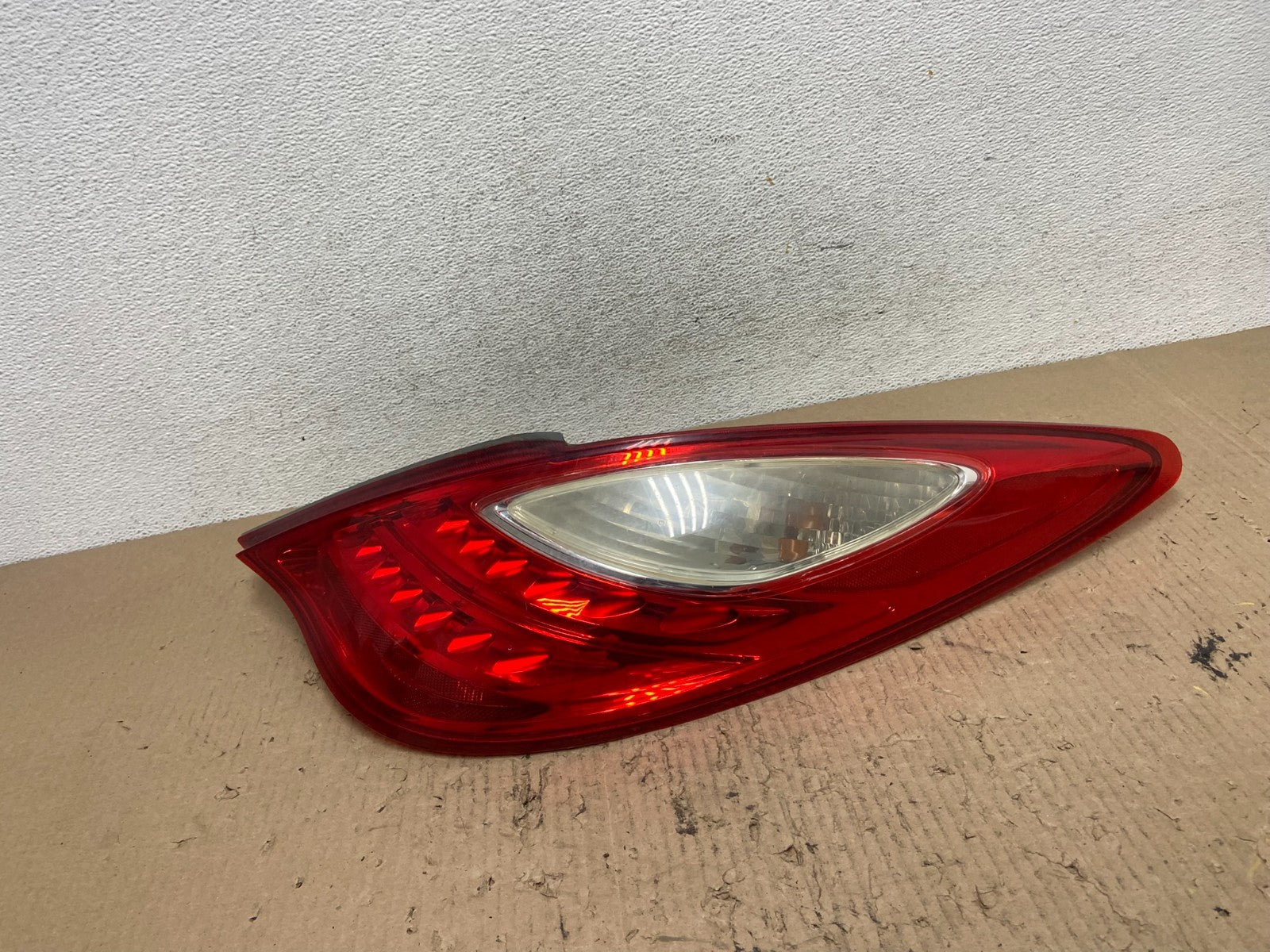2007 to 2008 Toyota Solara Right Passenger RH Side Tail Light AF7172 DW0