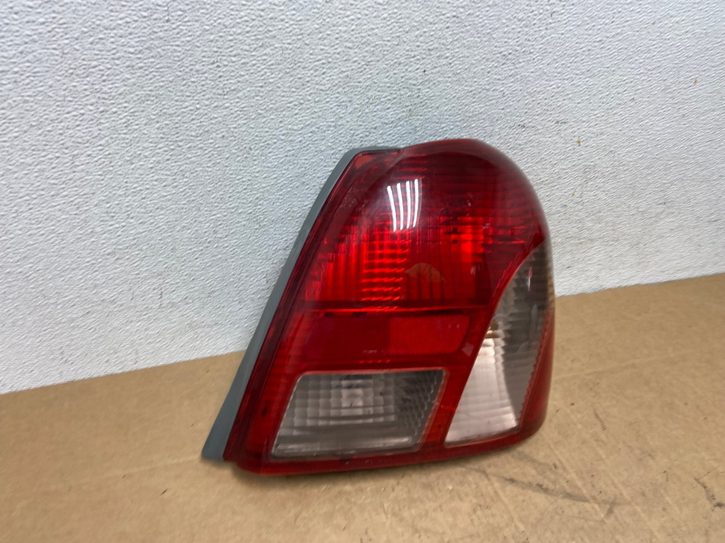 2000 to 2002 Toyota Echo Right Passenger RH Side Tail Light AD6247 LK2