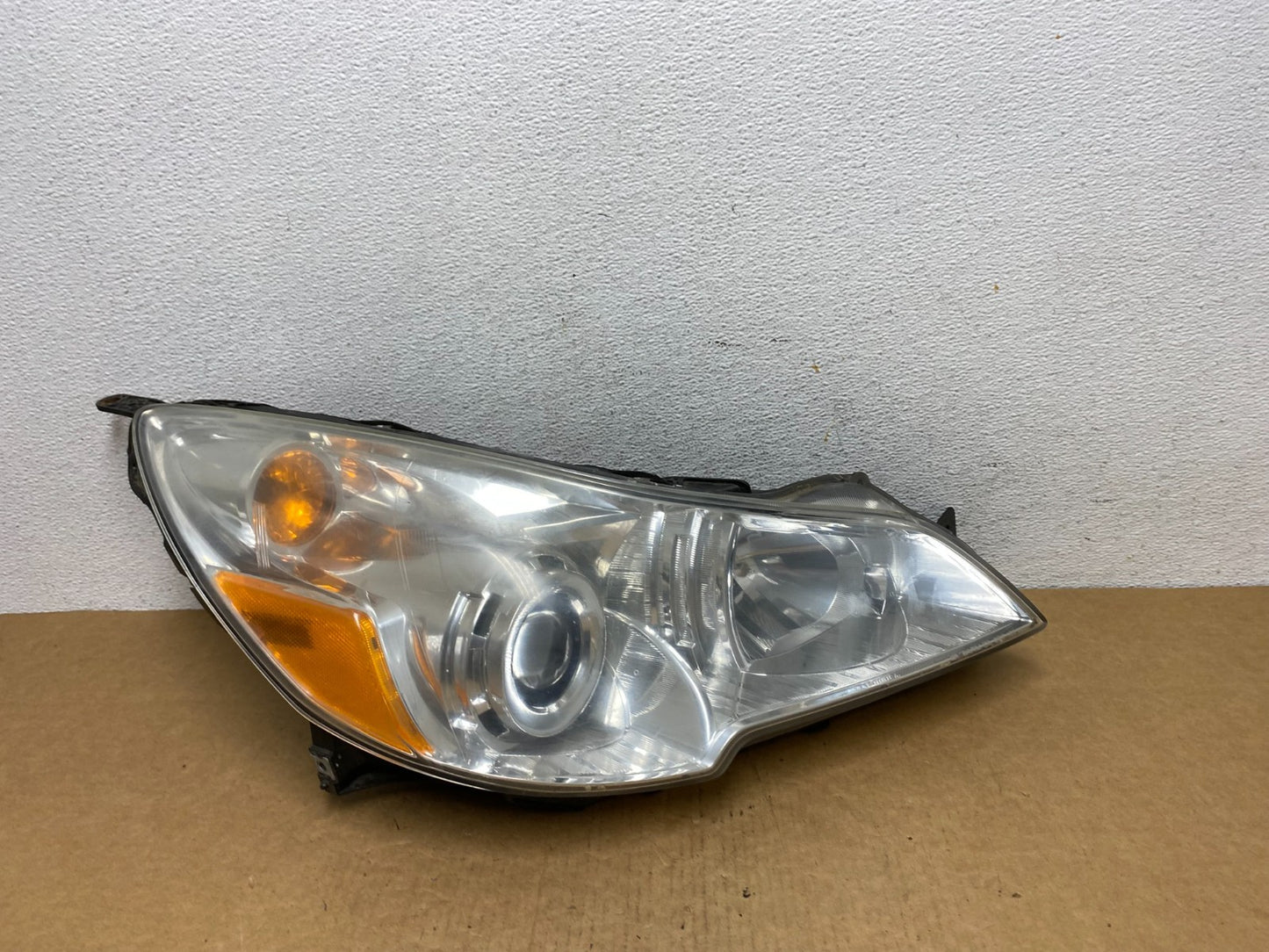 2010-2012 Subaru Legacy Outback Right Passenger Headlight AD4541 DW0