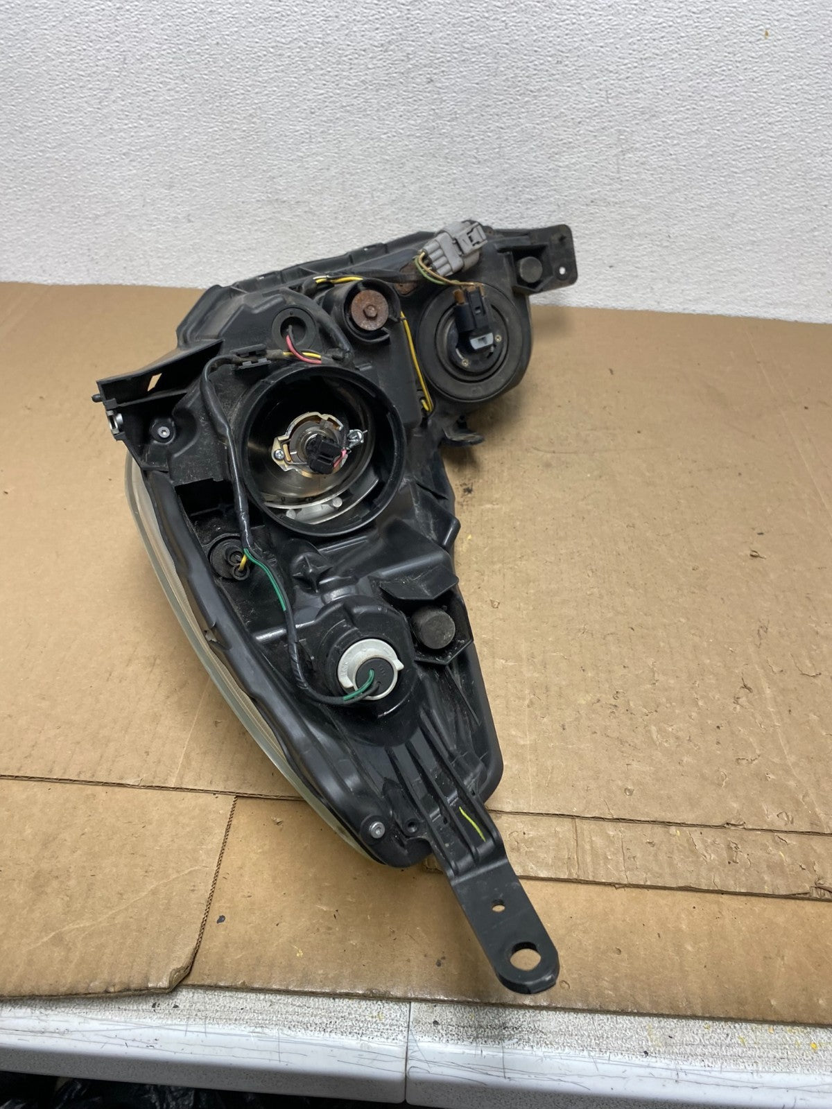 2010-2012 Subaru Legacy Outback Right Passenger Headlight AC5858 DW6