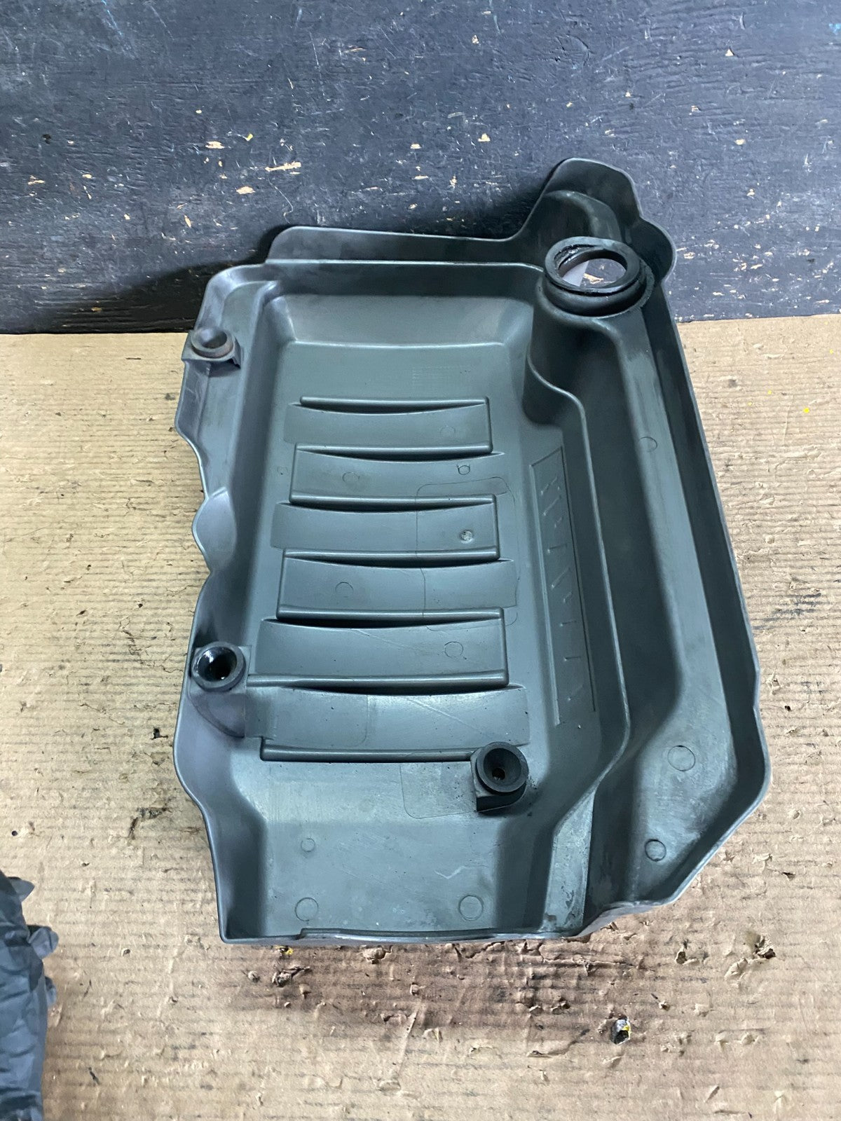 2007 to 2008 GMC Acadia 3.6L VVT Engine Cover Shield OEM S3649 DG6