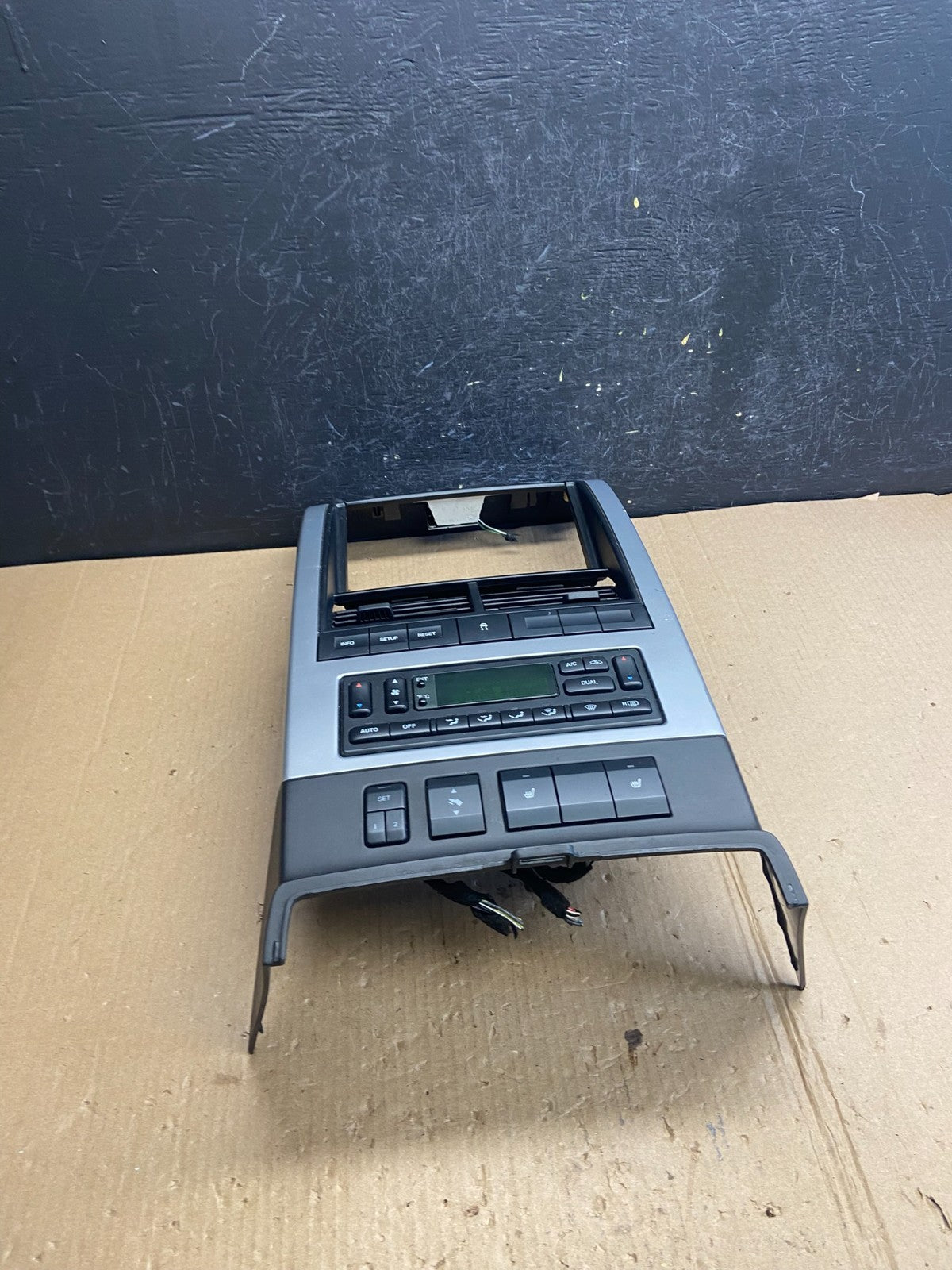 2006 - 2010 Ford Explorer Radio Heater Climate A/C Control Bezel Trim AE3839 DG3
