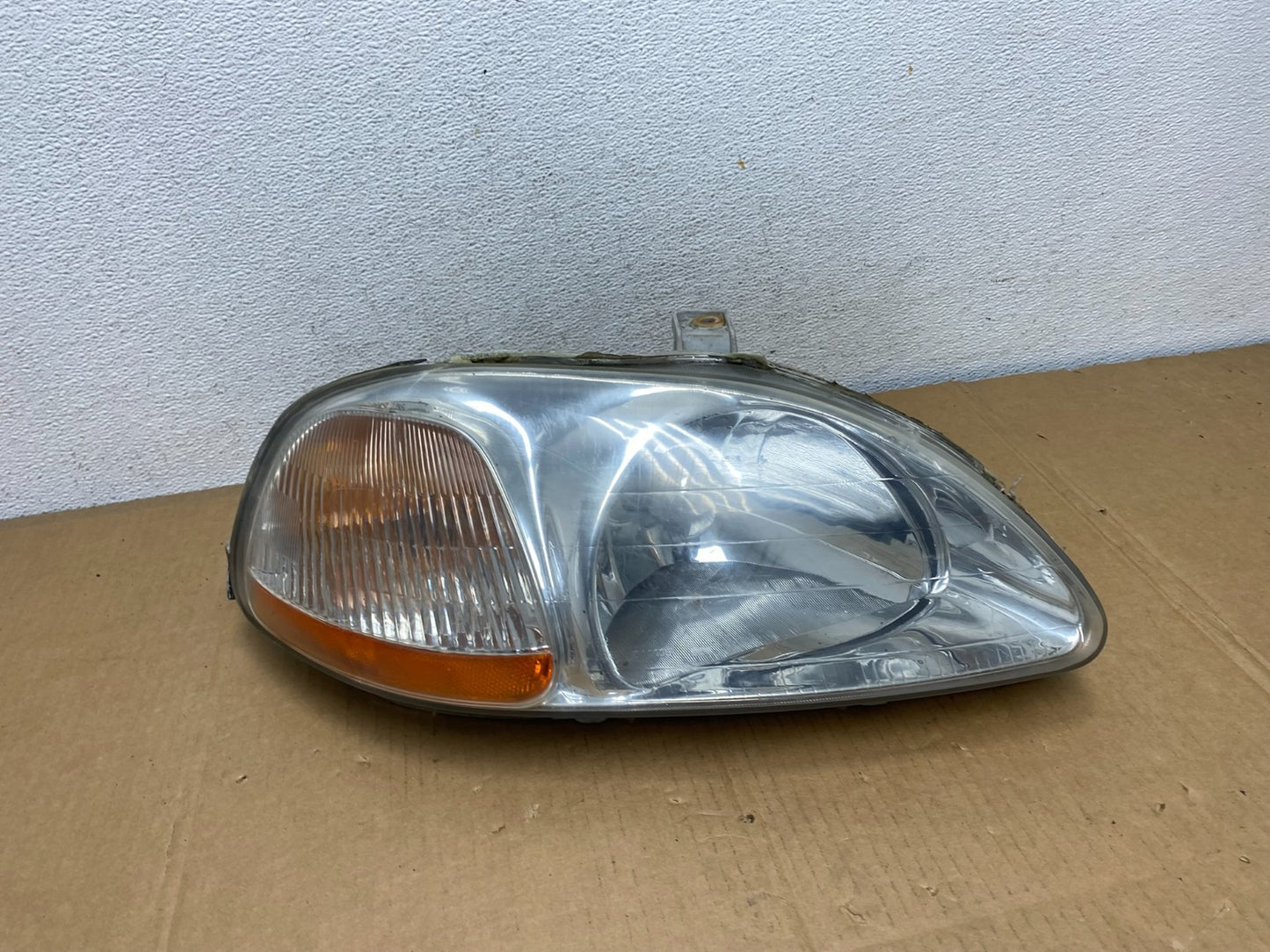 1996 - 1998 Honda Civic Sedan Right Passenger RH Headlight Halogen S0288 DW0