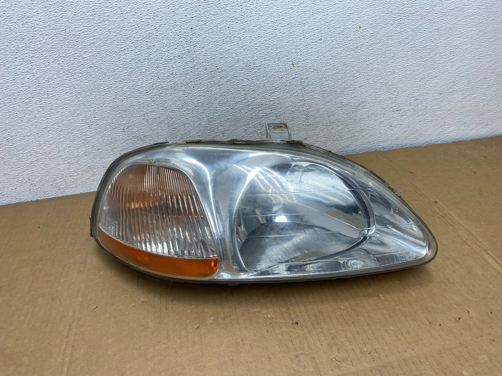 1996 - 1998 Honda Civic Sedan Right Passenger RH Headlight Halogen S0288 DW0