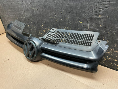 2004 to 2009 Volkswagen Golf MK5 Front Bumper Grill Grille 1k0853655 Z8418 DG2