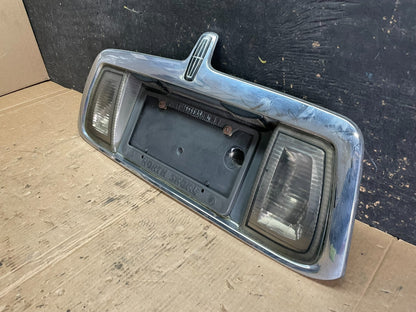 2000- 2002 Lincoln LS Rear Finish Panel Trunk Panel Chrome OEM z5928 DG2