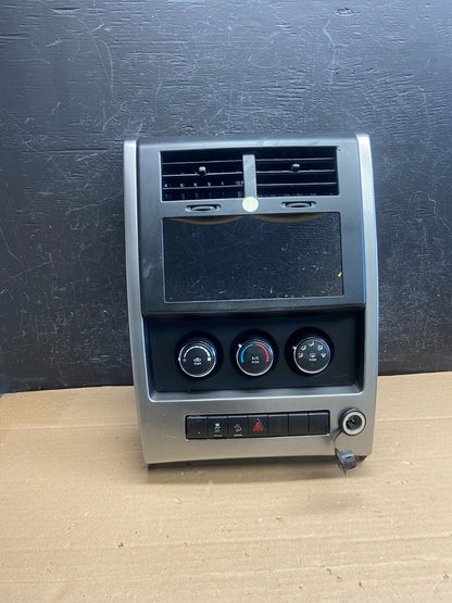 2008 to 2012 Jeep Liberty Dash Climate Temperature Control Radio Bezel AG5157 DG0