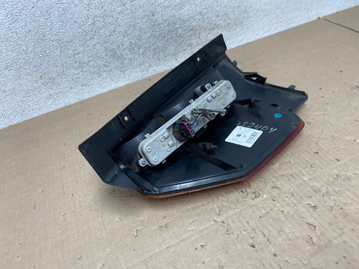 2002-2009 GMC Envoy Right Passenger RH Side Tail Light AI2404 LK5