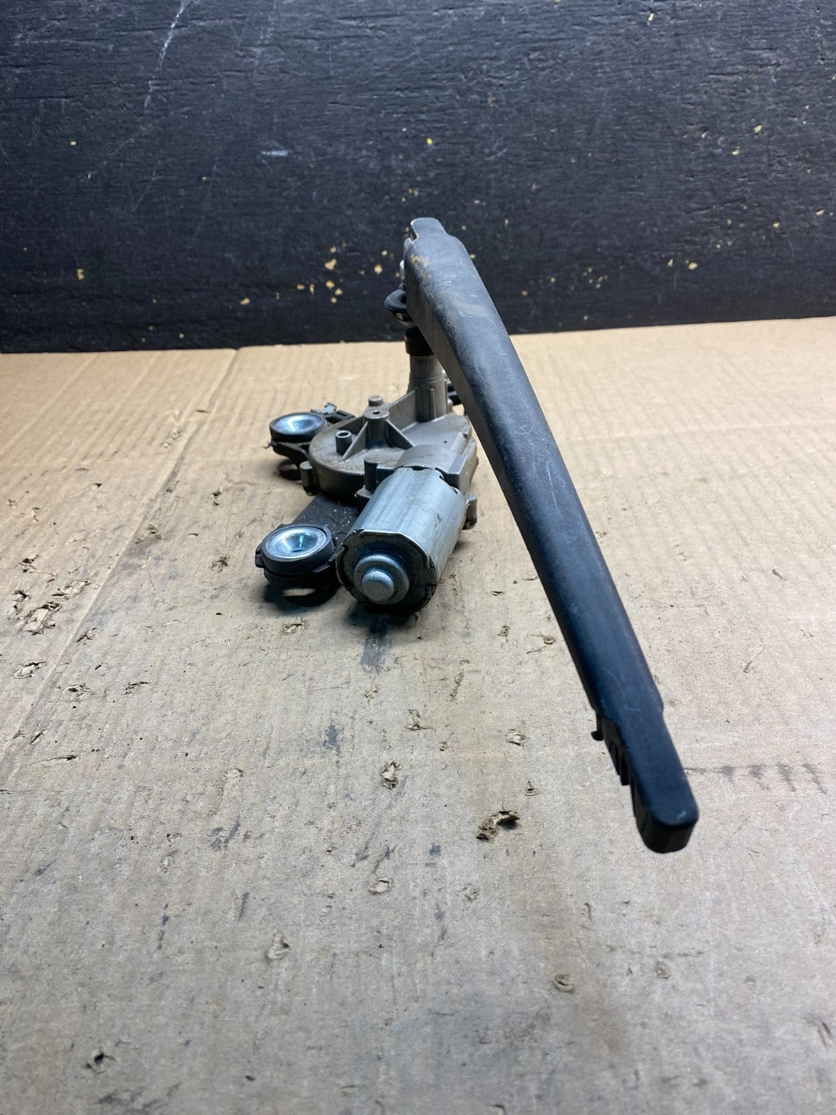 2004 to 2009 Mazda 3 Windshield Rear Wiper Motor ab0366 DG2