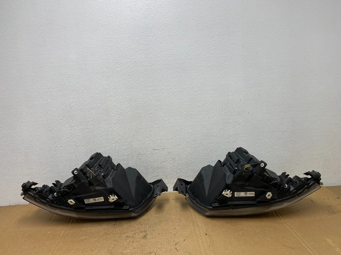 2009-2011 Bmw 3 Series 328i 4/D Sedan Left+Right Headlights Halogen AD3043 DW5