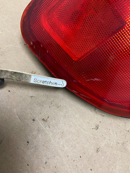2001 - 2004 Hyundai Santa Fe Right Passenger Rh Side Tail Light AG4438 LK3