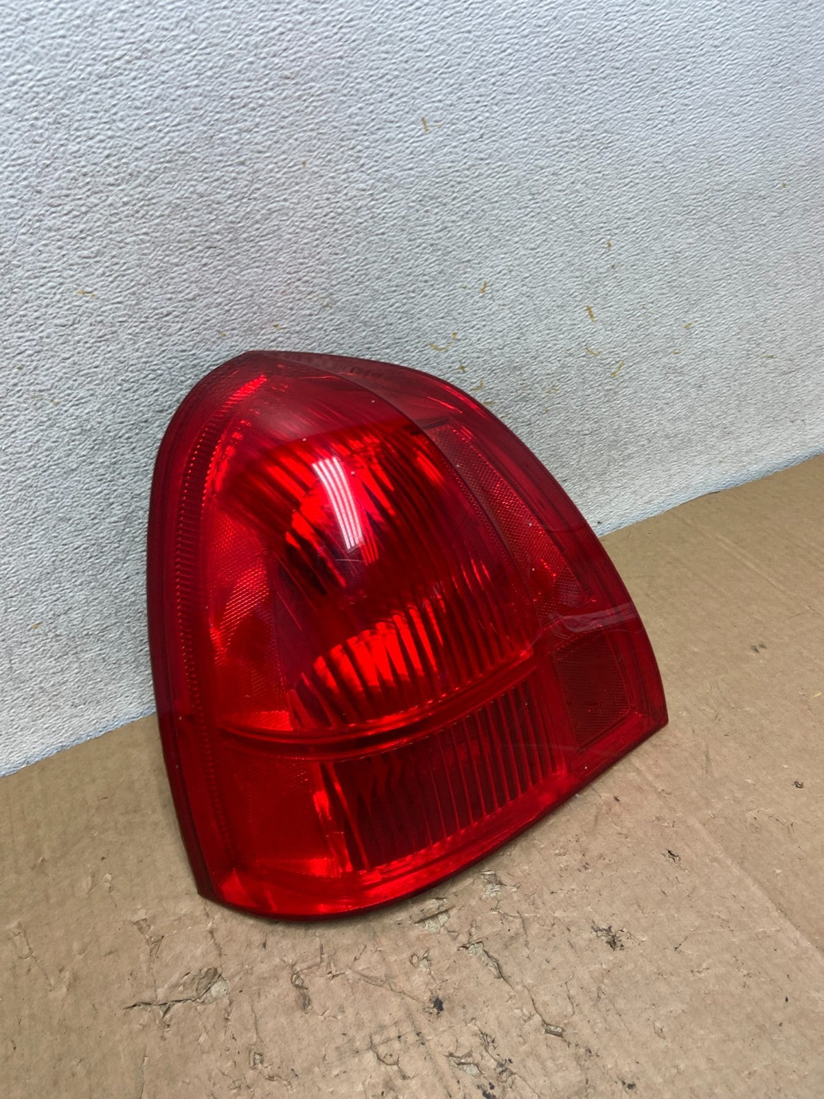 2003 to 2011 Lincoln Town Car Left Driver Lh Side Tail Light AI9268 LK2