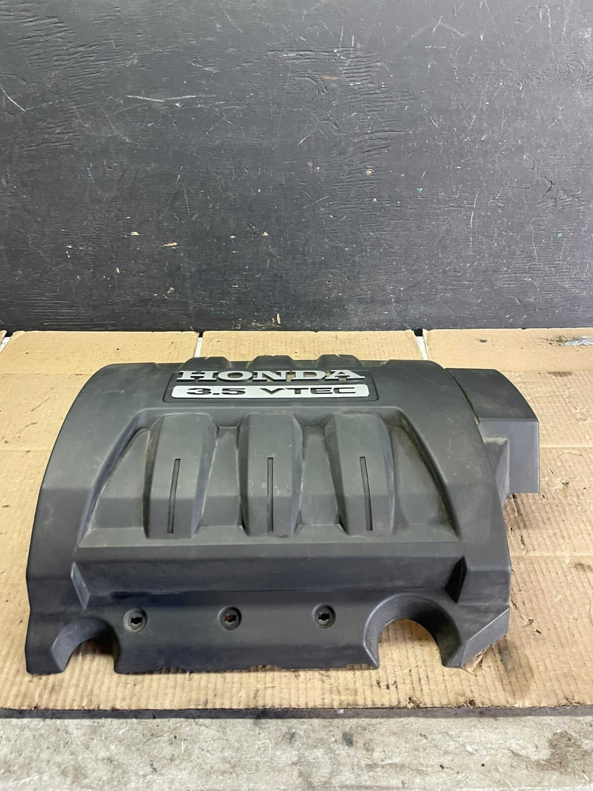 2006 to 2008 Honda Pilot Black Engine Cover OEM 3.5L M2681 DG0