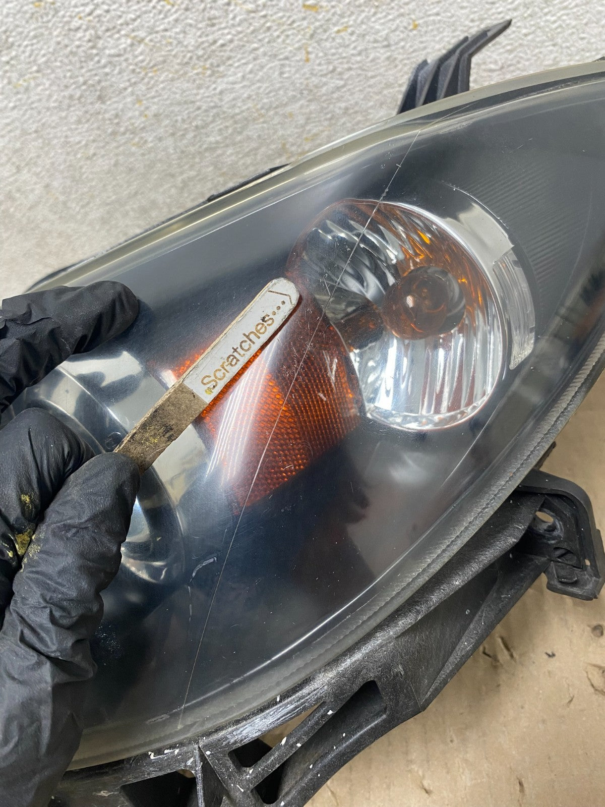 2004 to 2009 Mazda 3 Sedan Left Driver LH Side Headlight AI2270 DW5