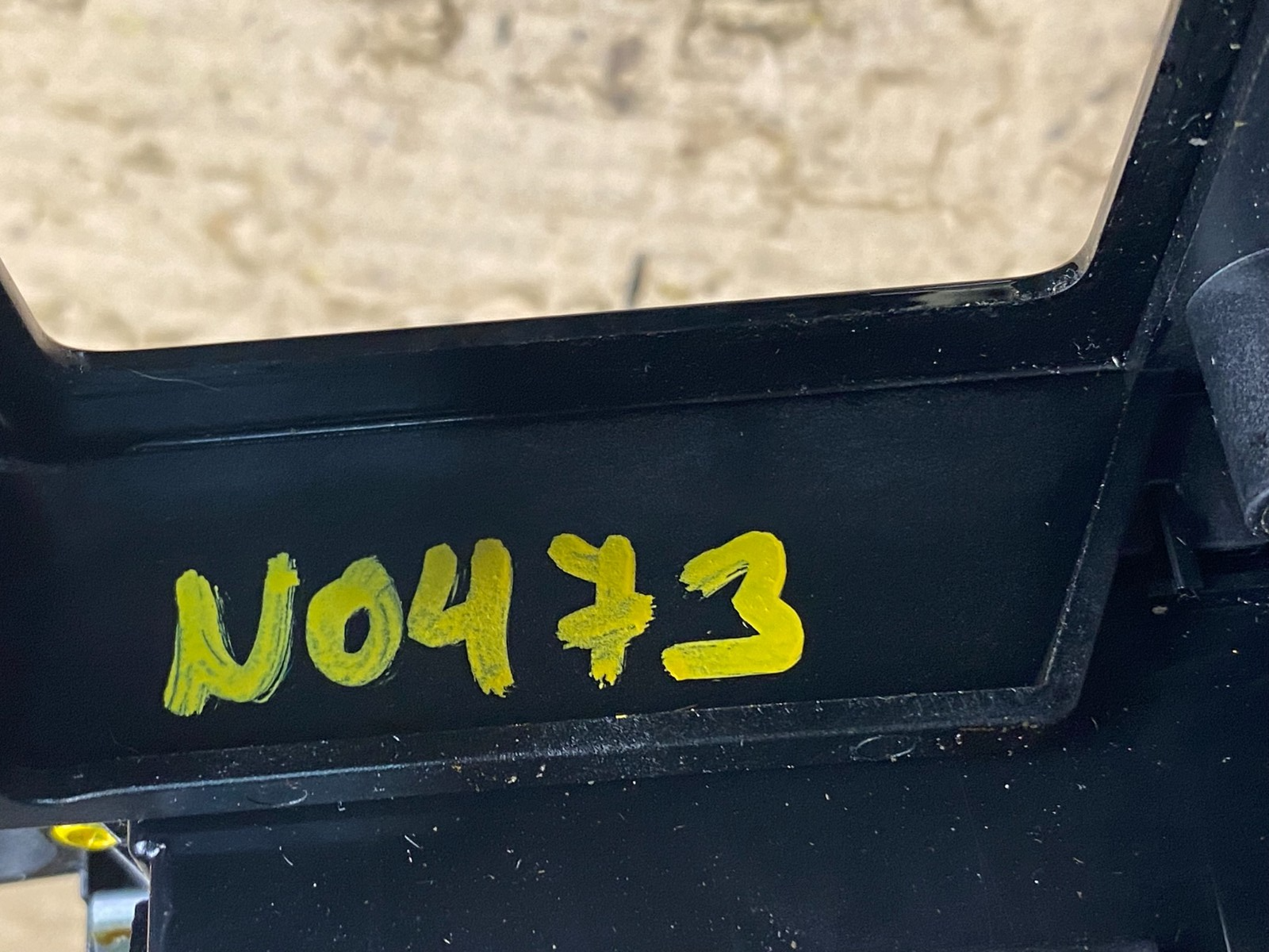2012 to 2012 Mercedes-Benz W218 CLS63 AMG Center Console Trim Panel OEM N04738