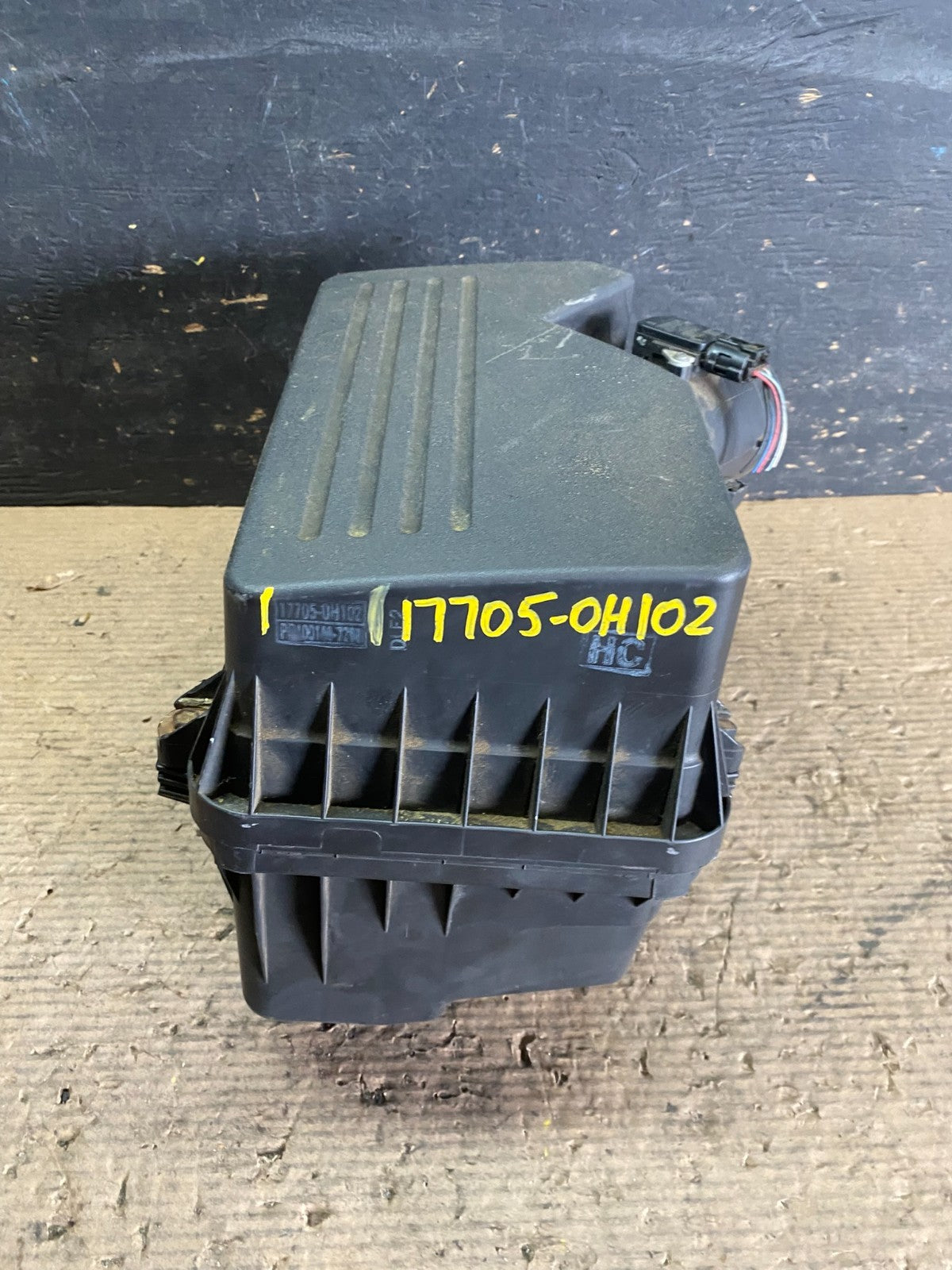 2007 to 2011 Toyota Camry Air Cleaner Intake Filter Box OEM S3625 DG1