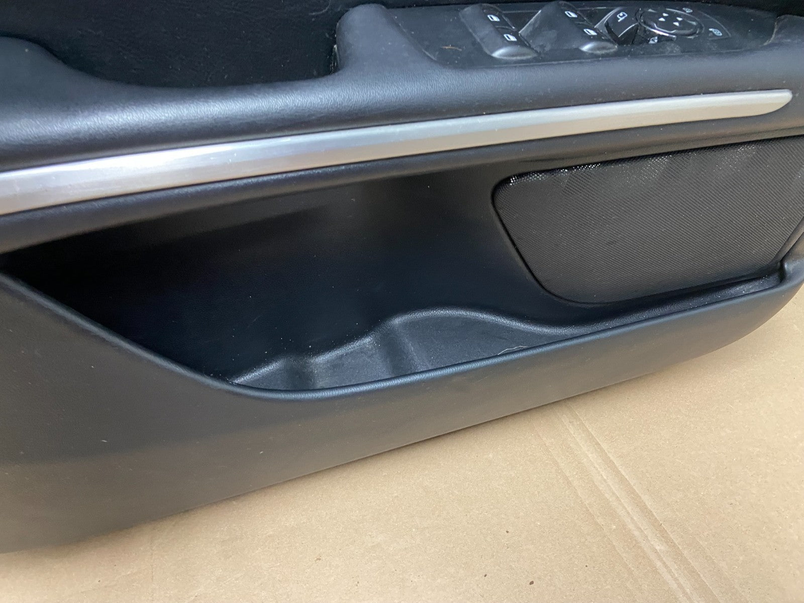 2017 to 2020 Ford Fusion Front Left Side Interior Door Panel ag4515 DG4