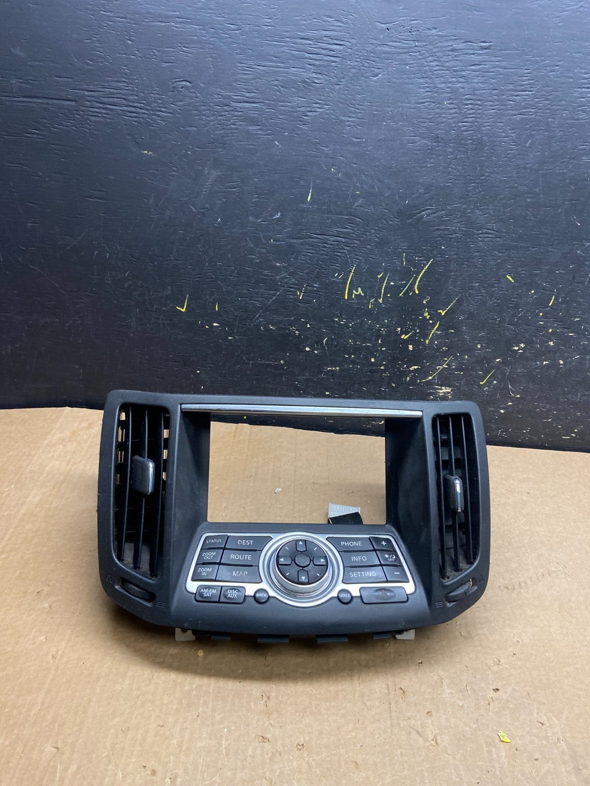 2007 - 2008 Infiniti G35 EX35 Radio Player Screen Panel Bezel Z4176 DG0