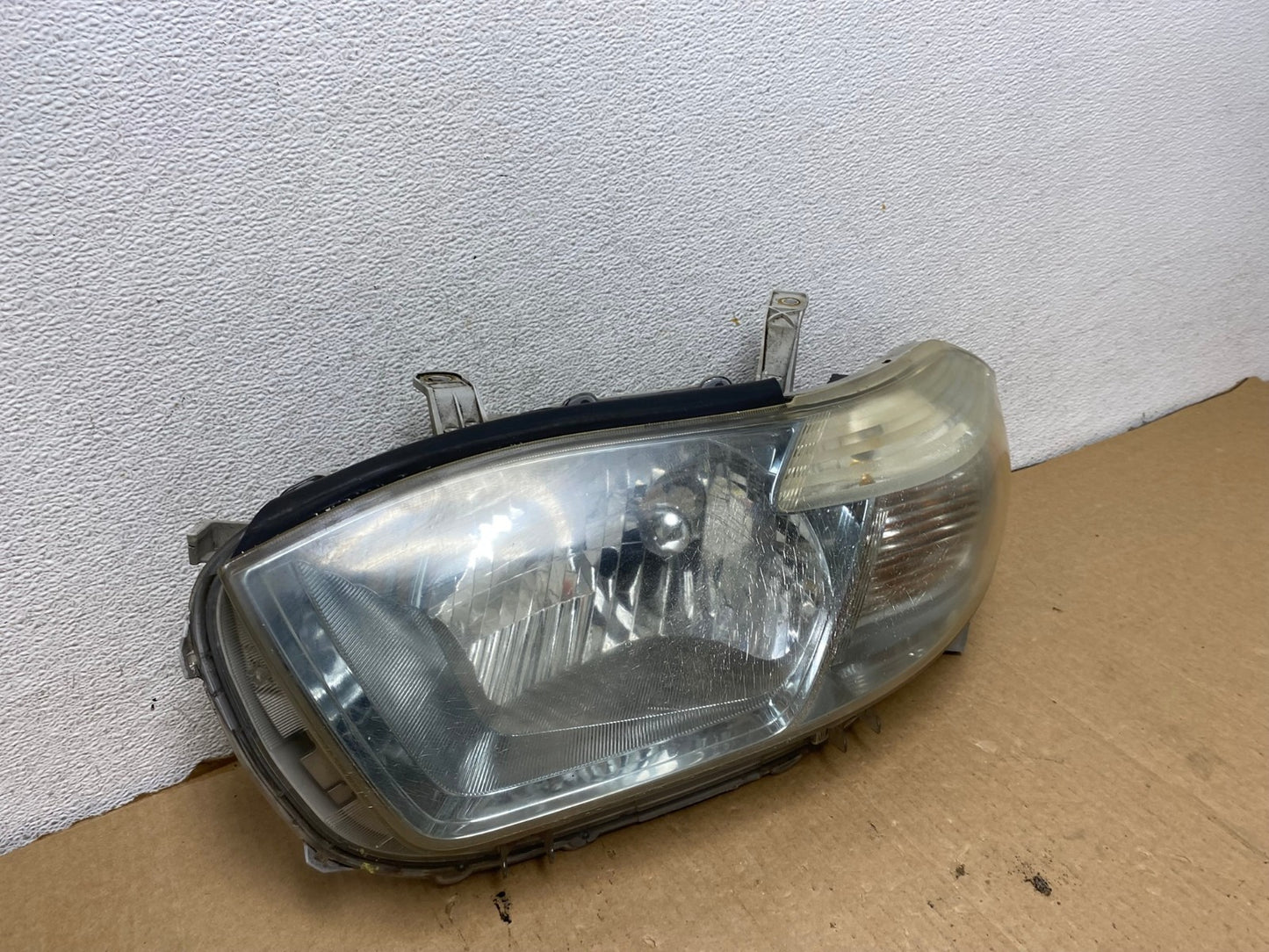 2008 - 2010 Toyota Highlander Left Driver LH Halogen Headlight AG2037 LK2