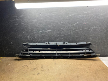 2011 to 2013 Mini Cooper Clubman Front Bumper Center Grille Grill L3908 DG5