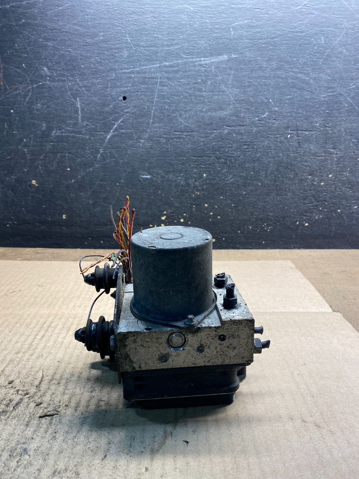 2010 to 2012 Audi A4 ABS Anti-Lock Brake Pump 8K0907379BH OEM z4648 DG3