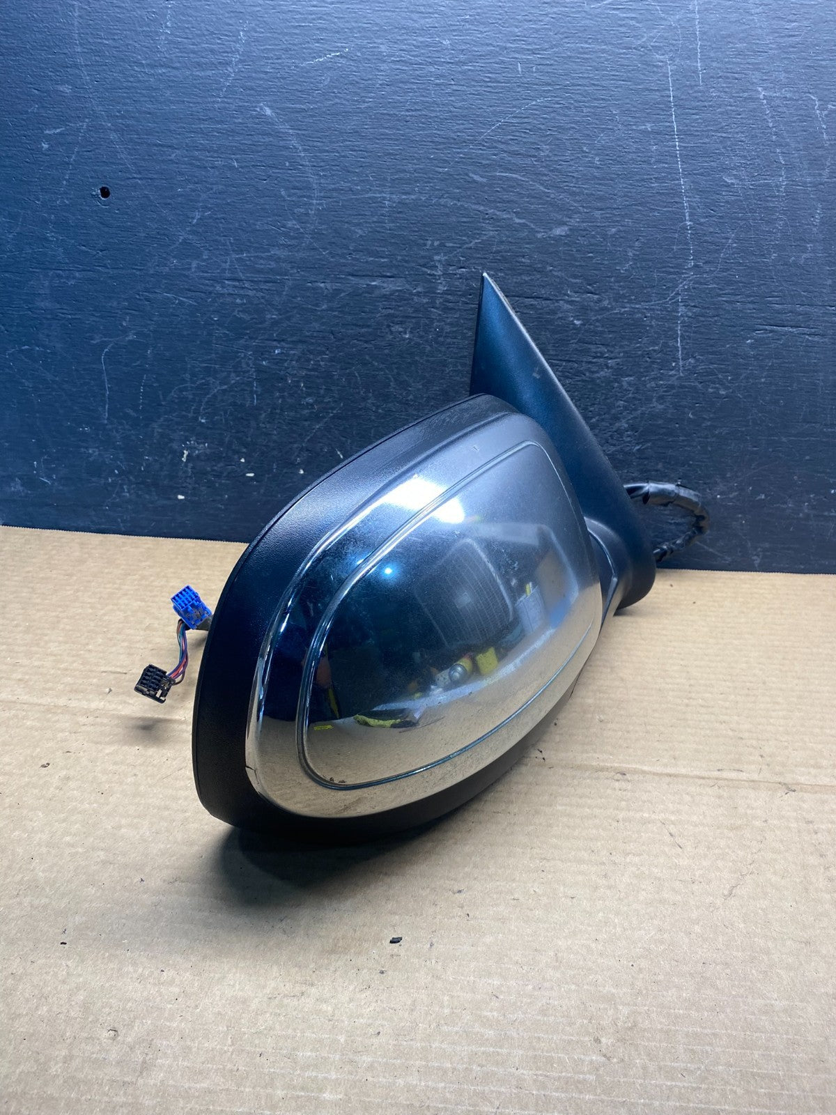 2003-2006 Chevrolet Tahoe Suburban Right Passenger Turn Door Mirror AF67681