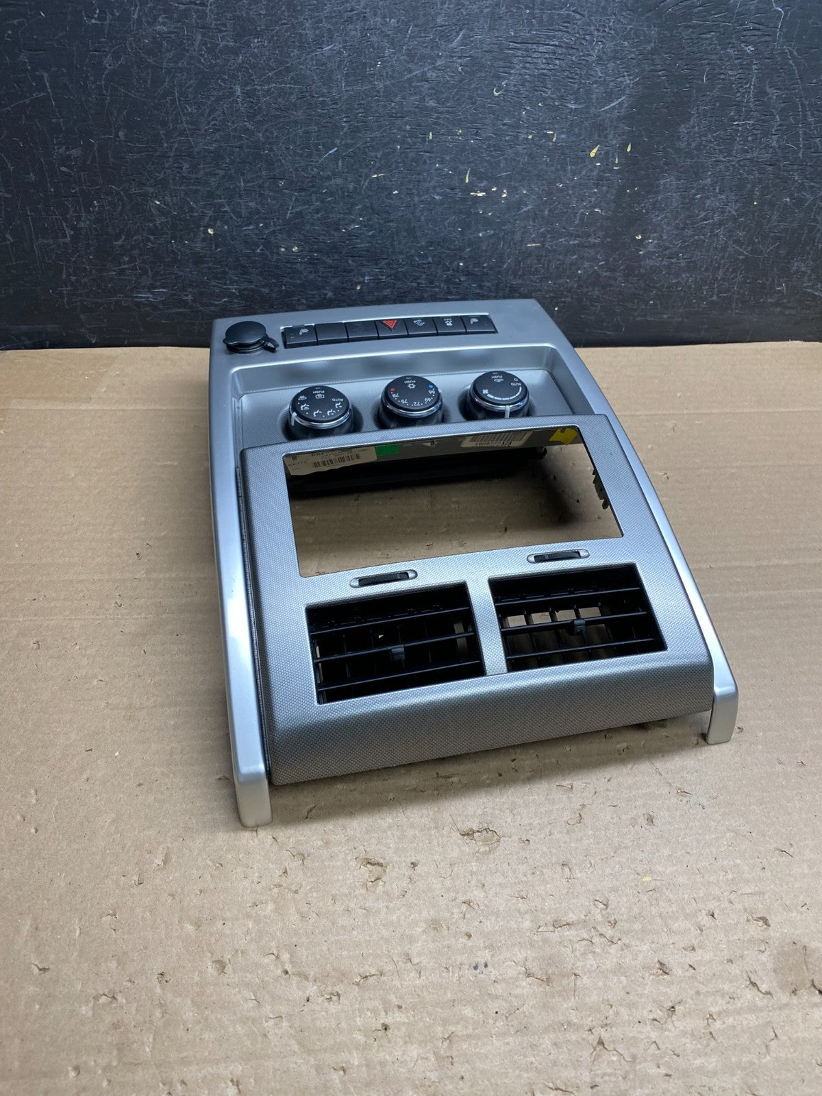 2008 to 2012 Jeep Liberty Dash Climate Temperature Control Radio Bezel AG6397 DG2