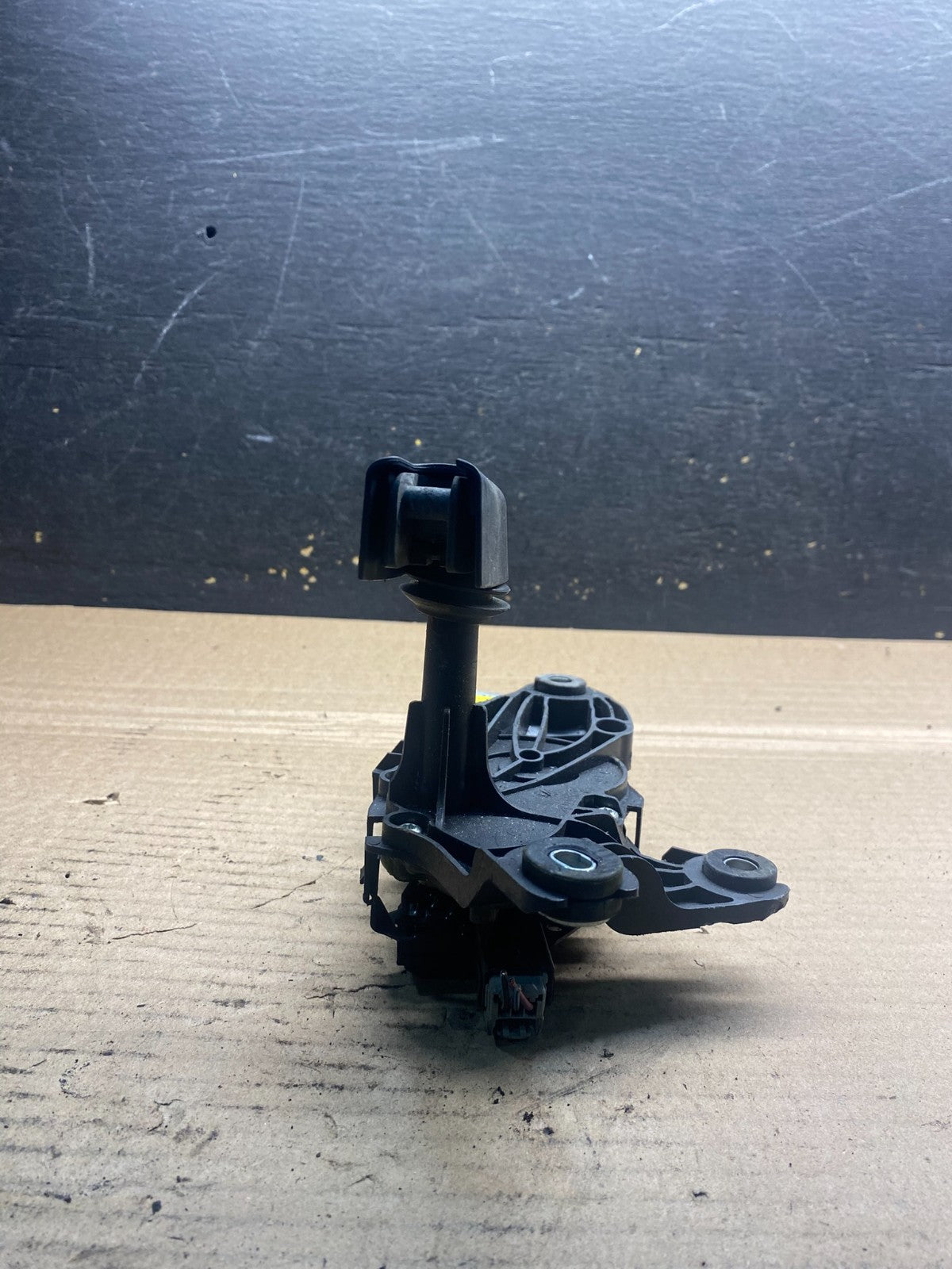 2013 to 2019 Ford Escape Rear Windshield Wiper Motor OEM aa3264 DG2