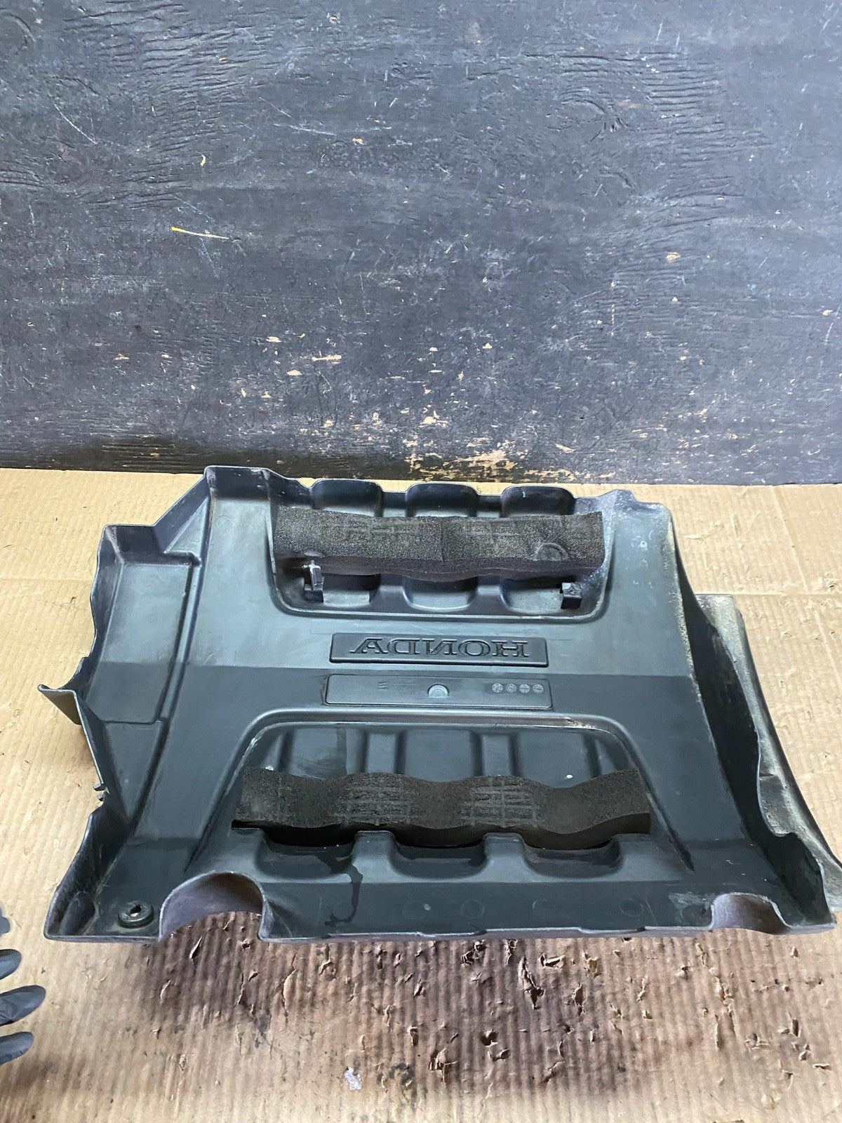 2005 to 2007 Honda Odyssey Black Engine Cover T9482 DG4