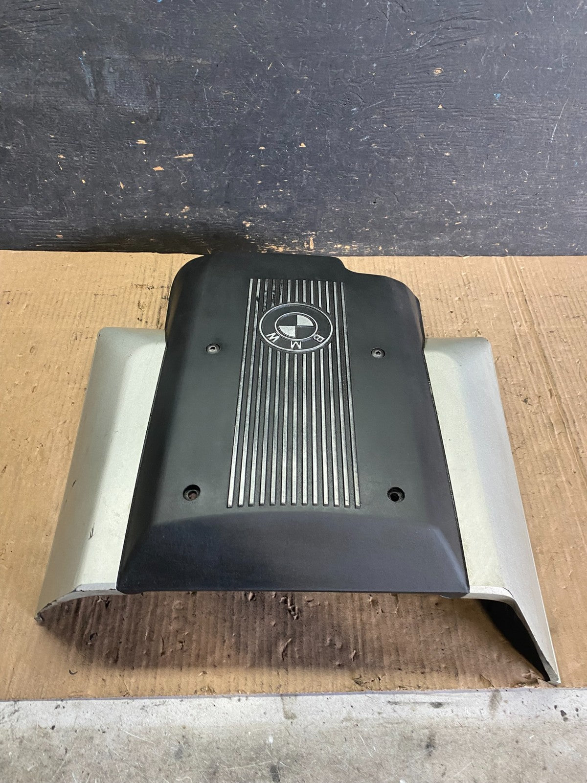 2003 BMW X5 V8 Engine Motor Top Cover Trim Q0317 DG1