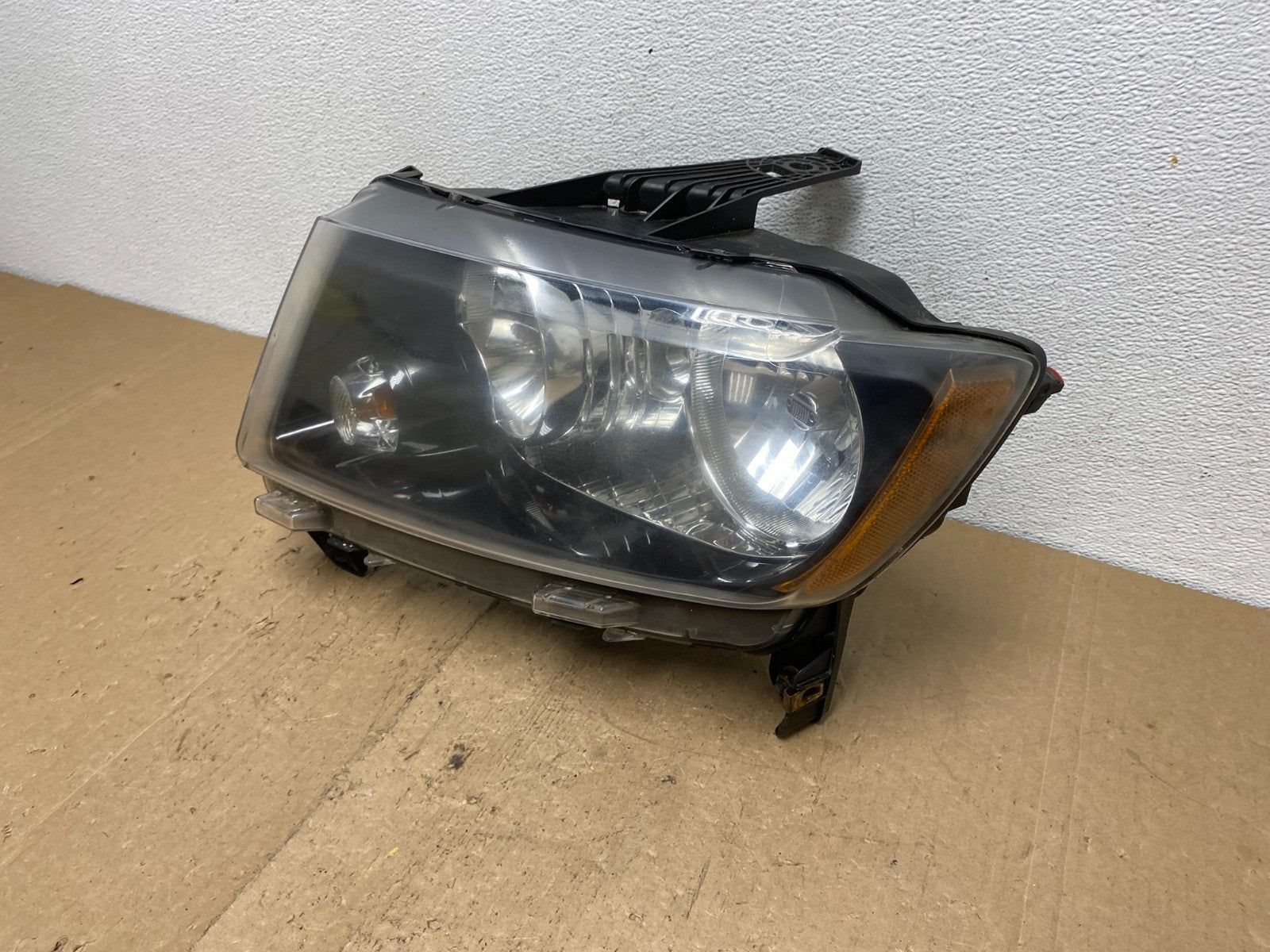 2011 to 2013 Jeep Grand Cherokee Halogen Left Driver Lh Headlight AC6054 DW1