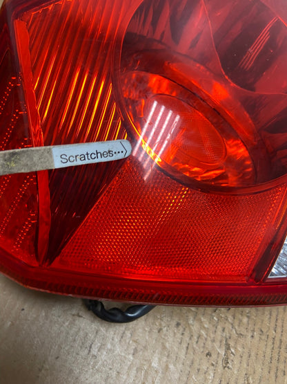 2004 2005 2006 Hyundai Elantra Sedan Left Driver LH Tail Light AE0329 LK3
