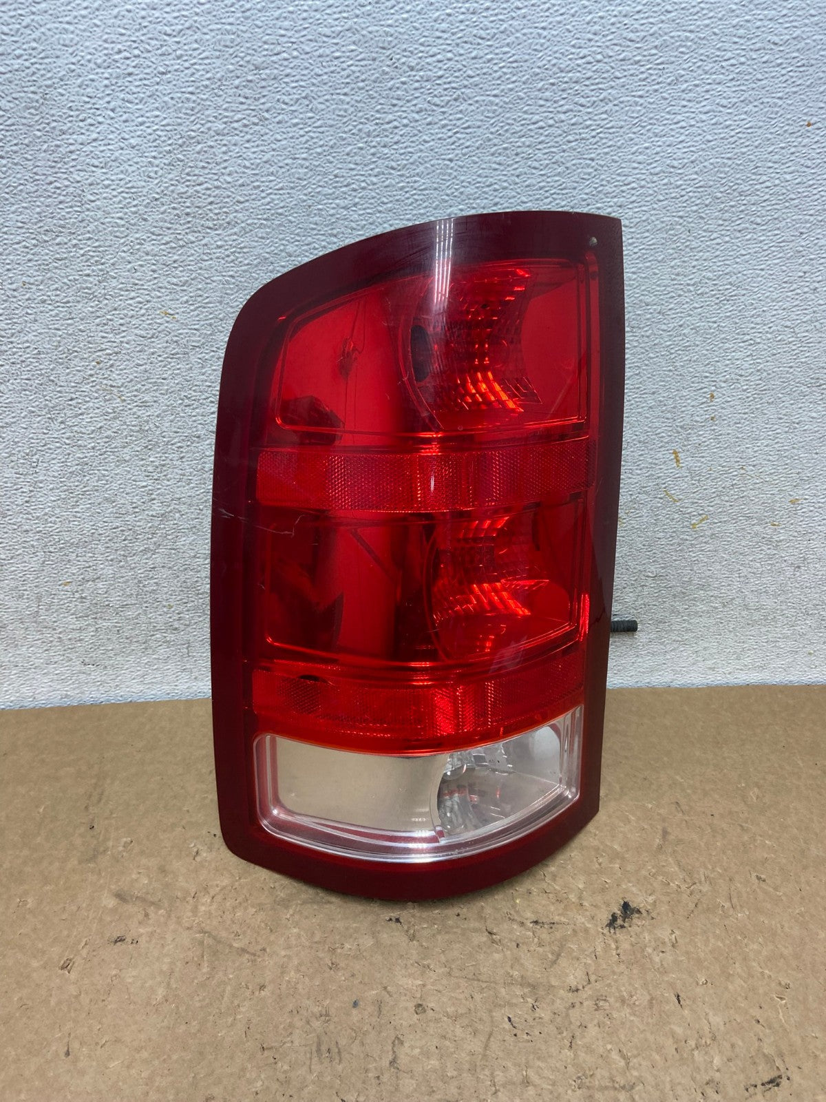 2007 to 2013 GMC Sierra 1500 Left Driver LH Side Tail Light AI3728 LK0