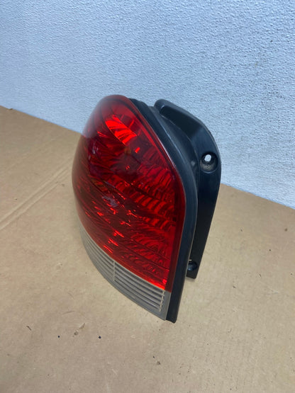 2005 to 2006 Hyundai Santa Fe Left Driver Side Tail Light AD2586 LK1