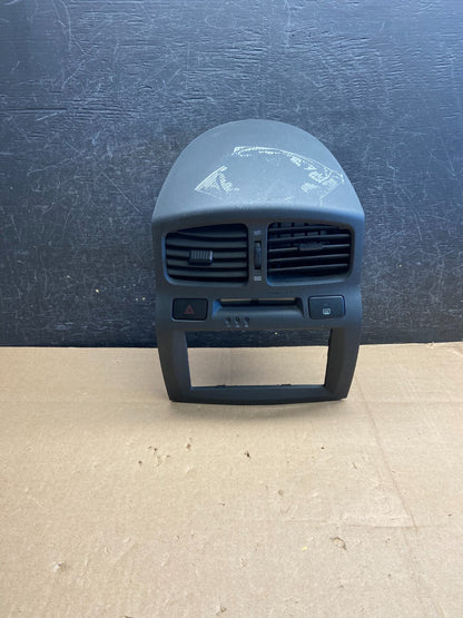 2005 to 2006 Hyundai Santa Fe Center Dashboard Radio Bezel Trim AI3217 DG0