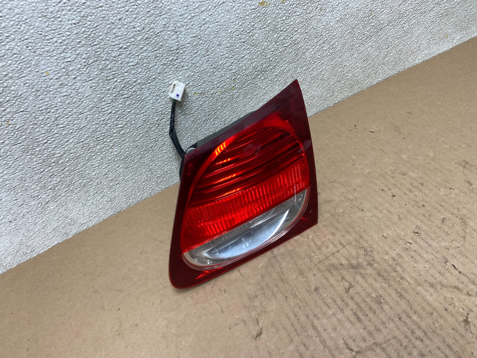 2006-2011 Lexus GS350 GS430 GS450H Right Passenger Inner Tail Light AB6012 LK2