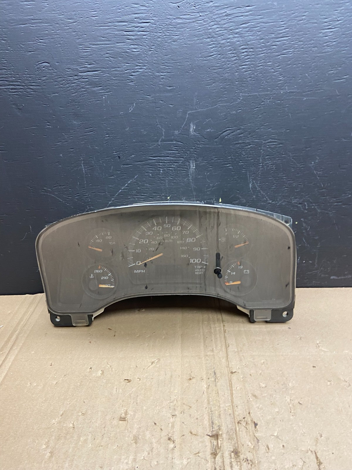 2004 to 2007 Chevrolet Express Speedometer Cluster Gauge OEM  AB8906  DG0