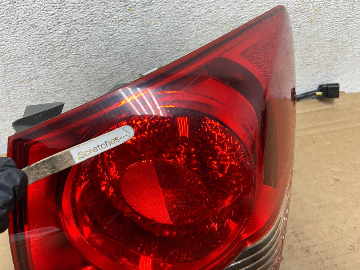 2011 2012 2013 2014 Chevrolet Cruze Right Passinger RH Side Tail Light AH8329 LK3