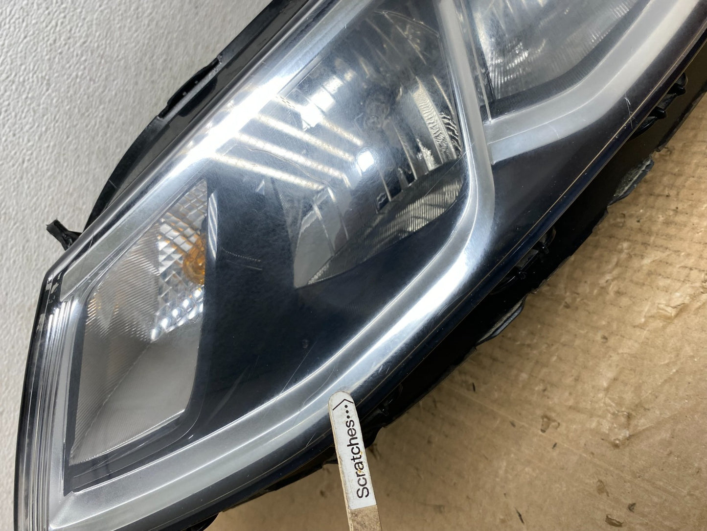 2016 to 2019 Chevrolet Cruze Left Driver LH Halogen Headlight Oem AC3870 DW3