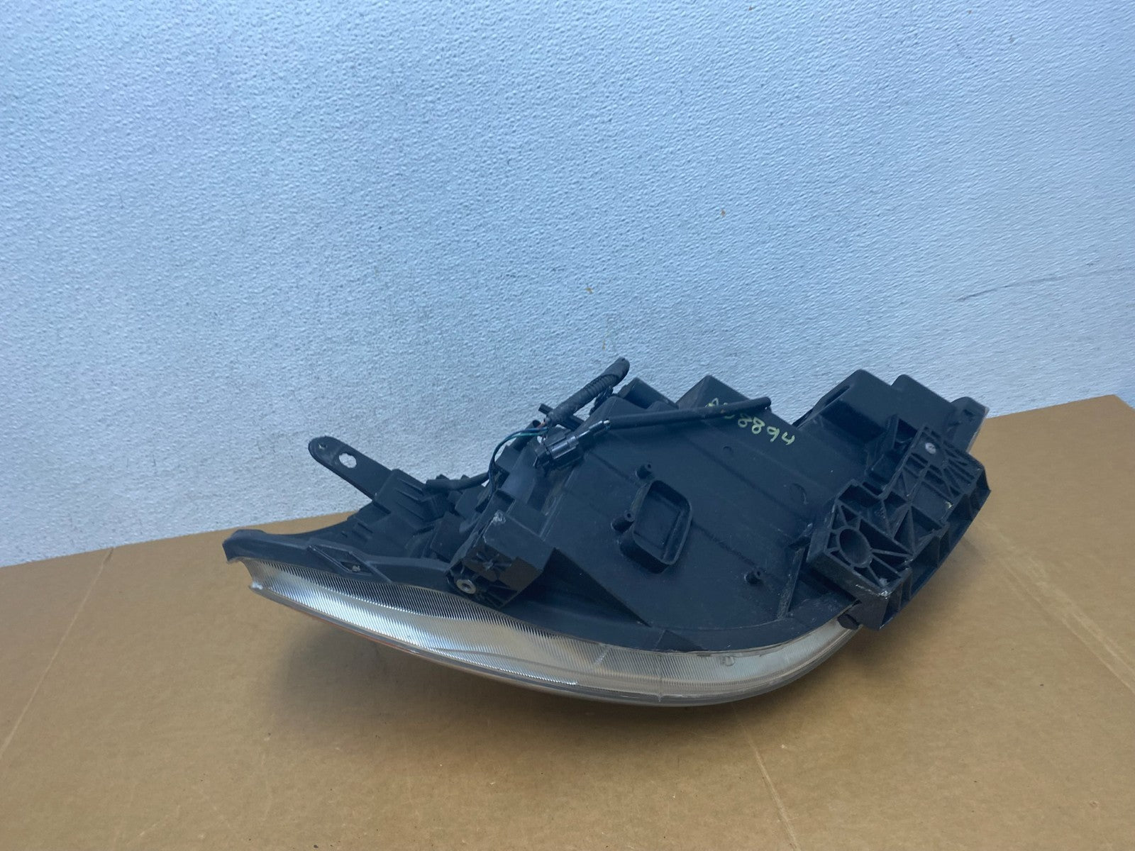 2008 to 2012 Nissan Versa Headlight Halogen Left Driver Lh Side AD8894 DW8